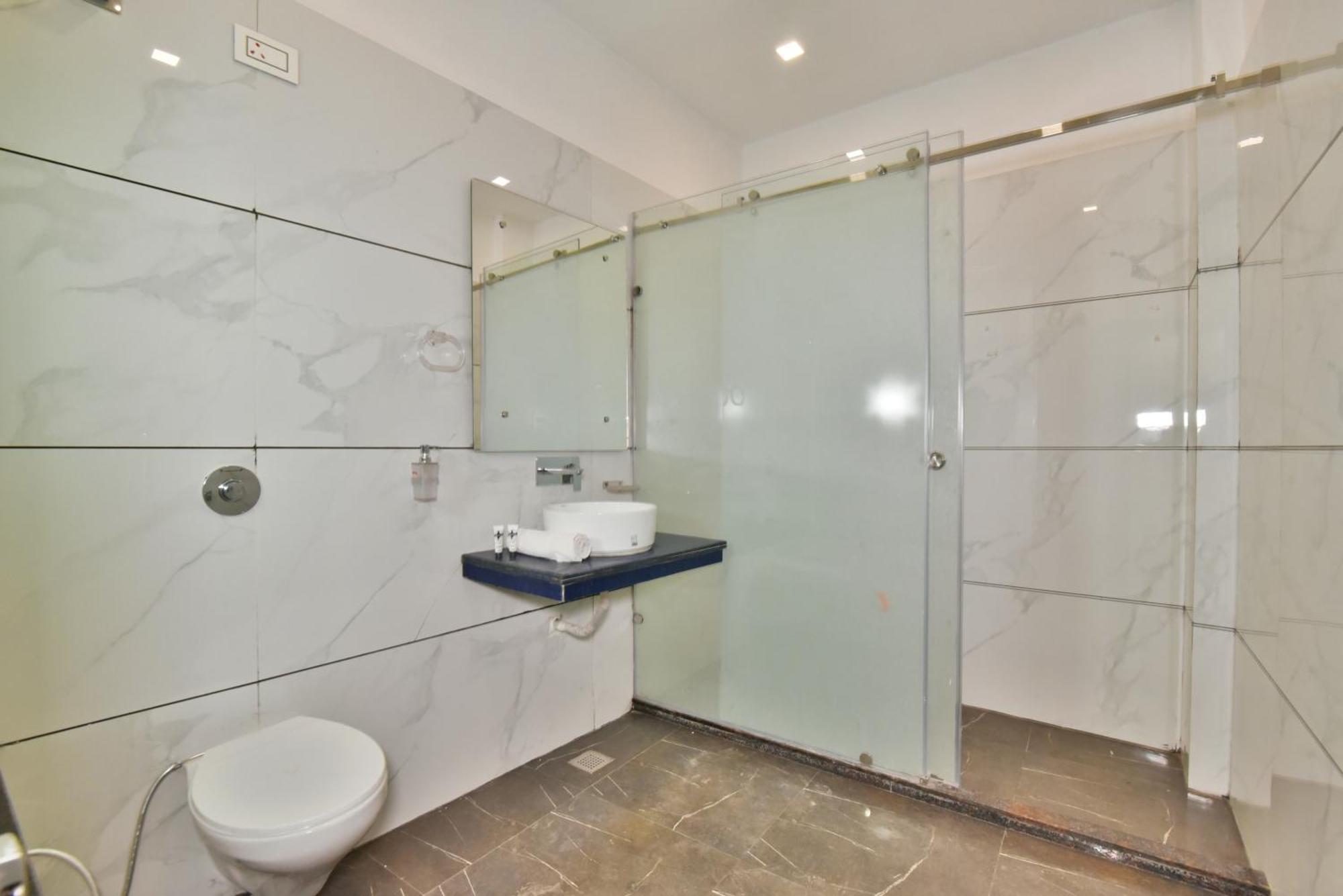 Hk Backpackers-Luxury Rooms & Dormitory Amritsar Bagian luar foto