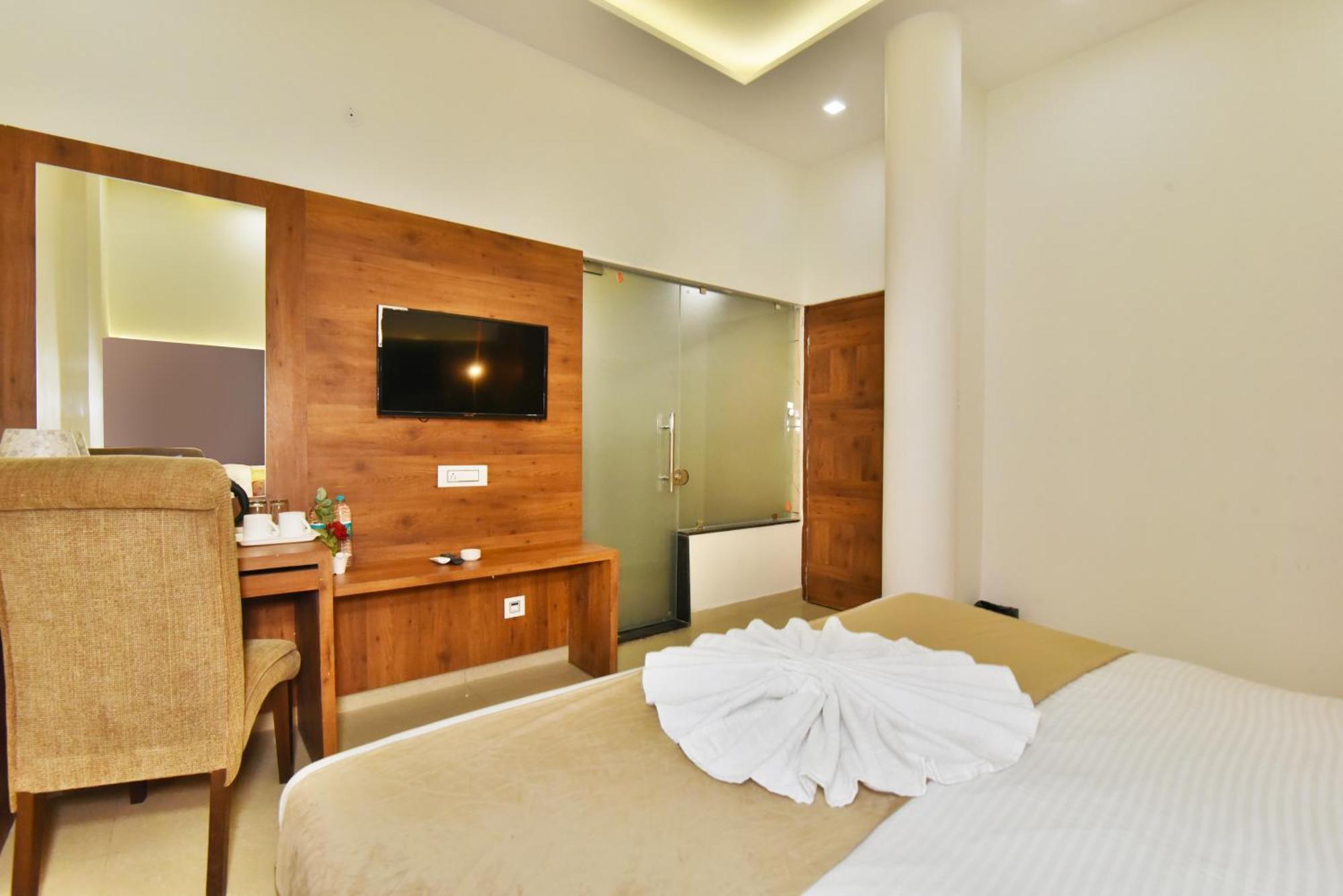 Hk Backpackers-Luxury Rooms & Dormitory Amritsar Bagian luar foto