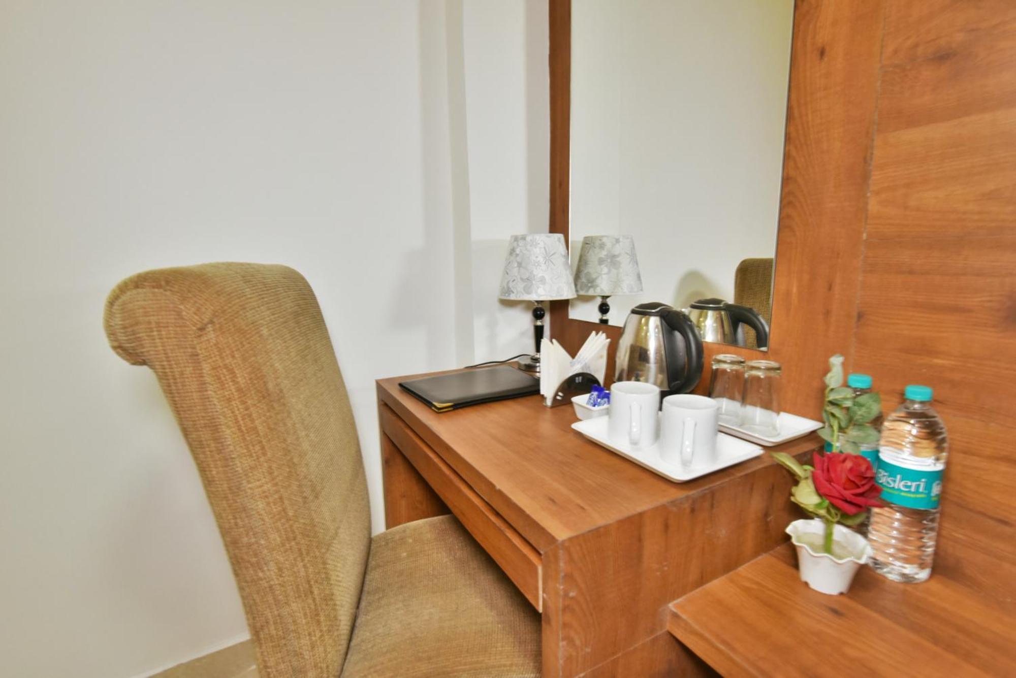 Hk Backpackers-Luxury Rooms & Dormitory Amritsar Bagian luar foto
