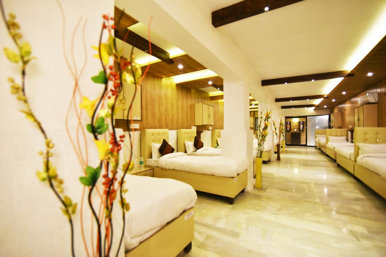 Hk Backpackers-Luxury Rooms & Dormitory Amritsar Bagian luar foto