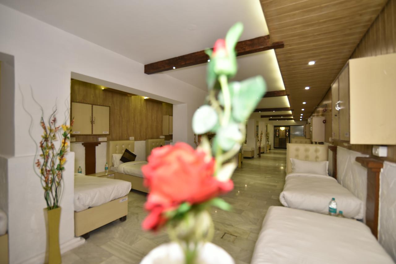 Hk Backpackers-Luxury Rooms & Dormitory Amritsar Bagian luar foto