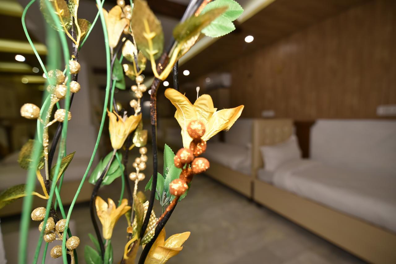 Hk Backpackers-Luxury Rooms & Dormitory Amritsar Bagian luar foto