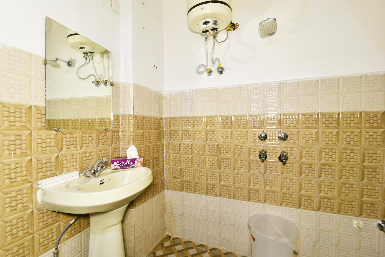 Hk Backpackers-Luxury Rooms & Dormitory Amritsar Bagian luar foto