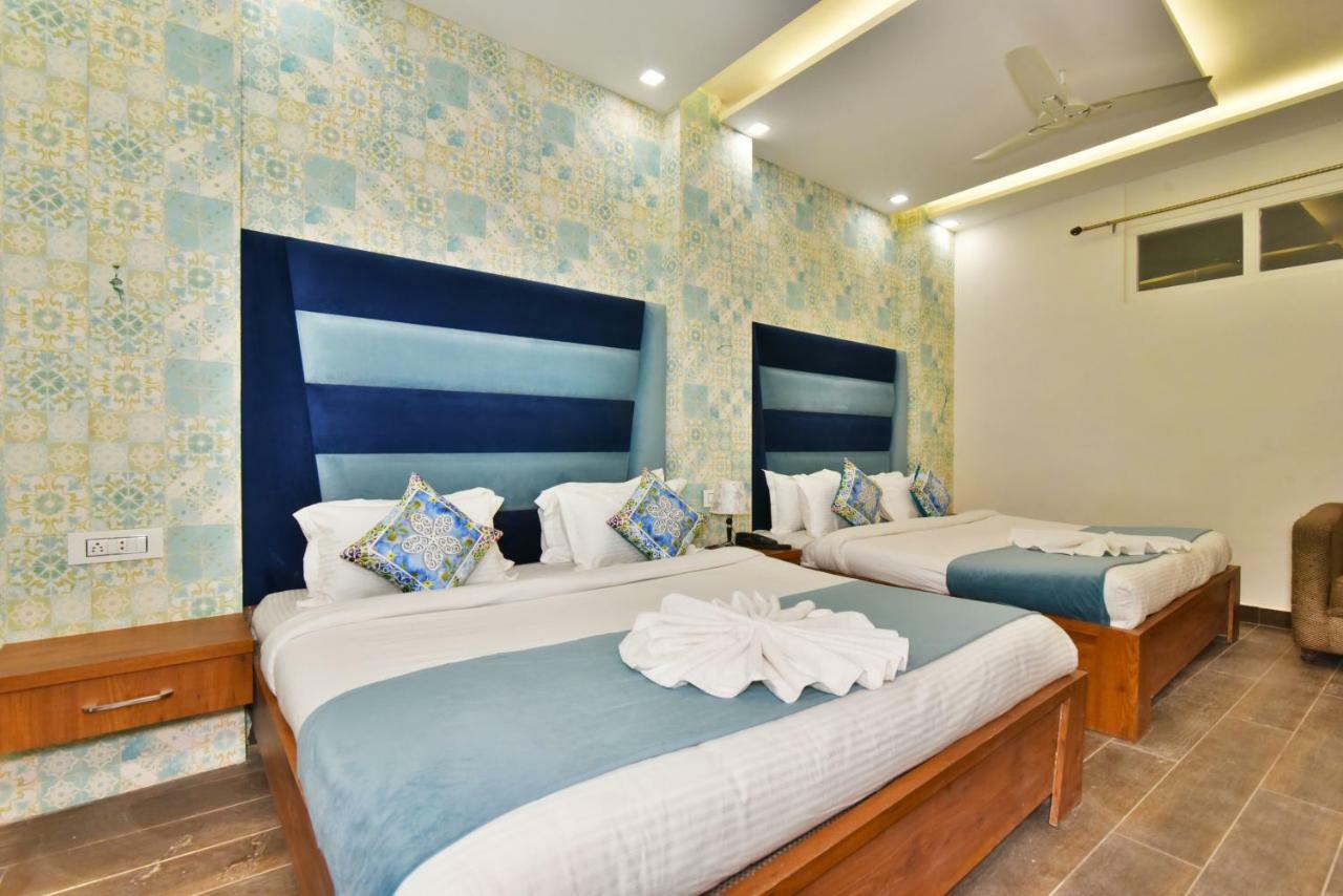Hk Backpackers-Luxury Rooms & Dormitory Amritsar Bagian luar foto