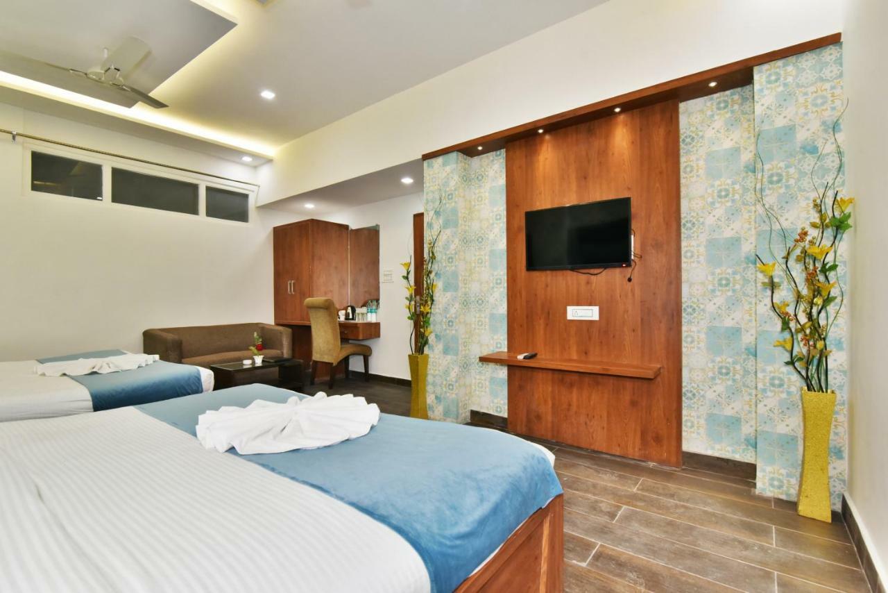 Hk Backpackers-Luxury Rooms & Dormitory Amritsar Bagian luar foto