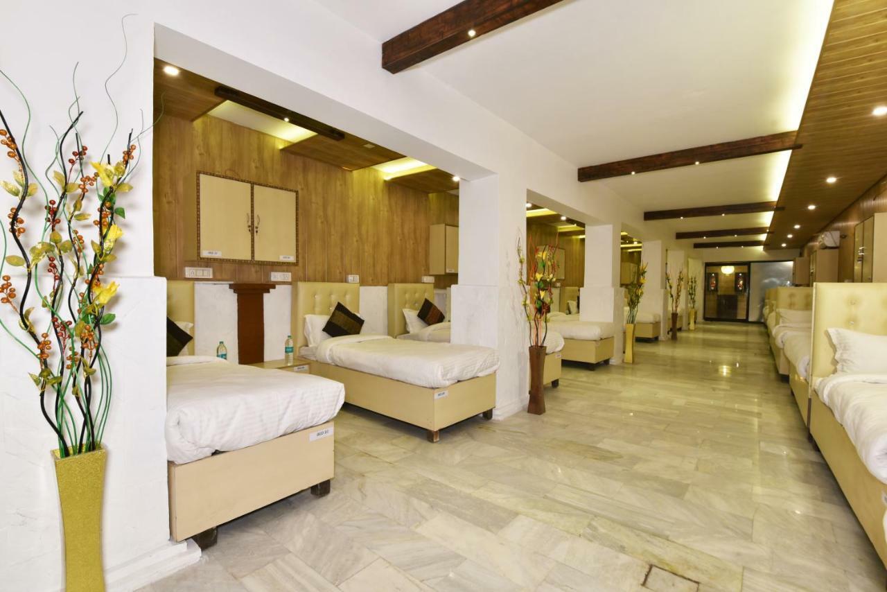 Hk Backpackers-Luxury Rooms & Dormitory Amritsar Bagian luar foto