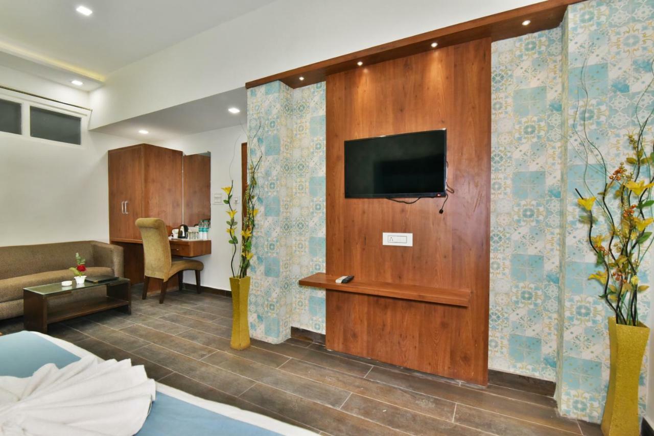 Hk Backpackers-Luxury Rooms & Dormitory Amritsar Bagian luar foto