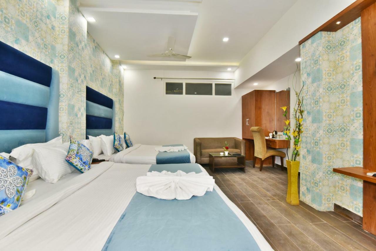 Hk Backpackers-Luxury Rooms & Dormitory Amritsar Bagian luar foto
